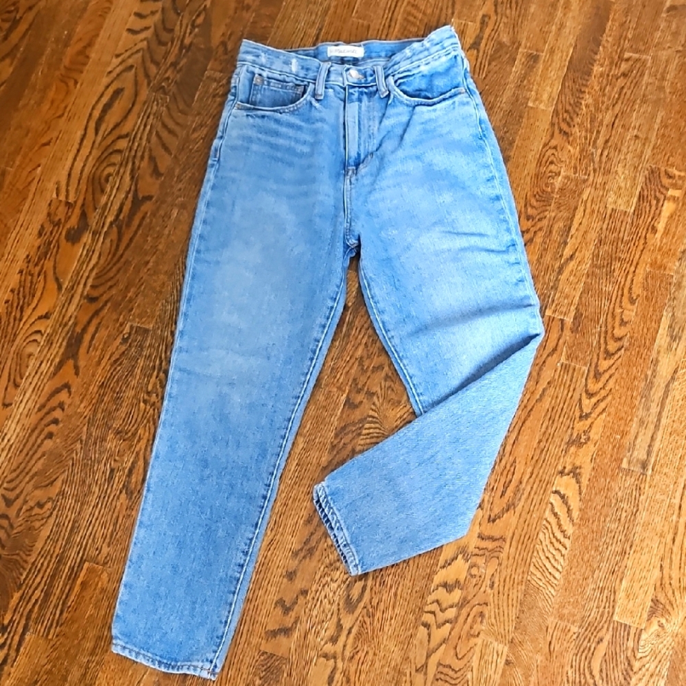 Madewell // Mom Jean size 25